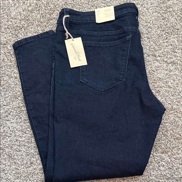 Universal Thread Women's Deep Indigo Skinny Jeans - Picture 1 of 3